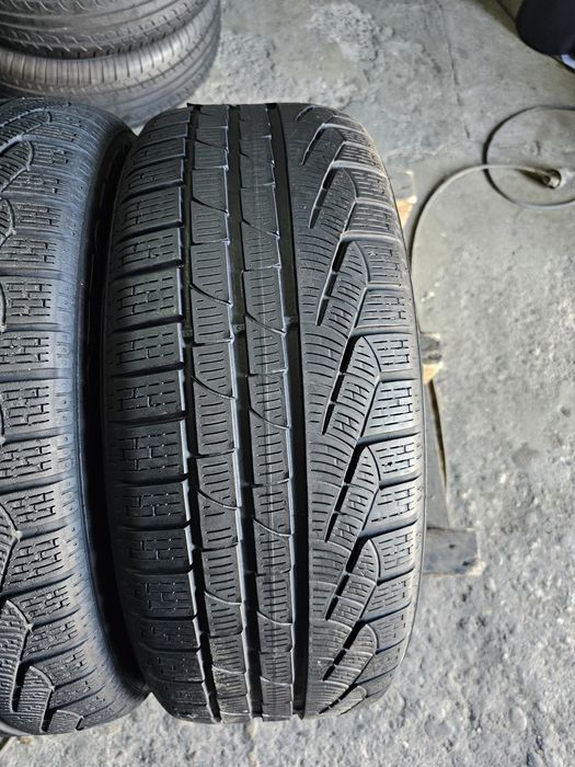 2 anvelope iarna 225 45 18 Pirelli Runflat 2019