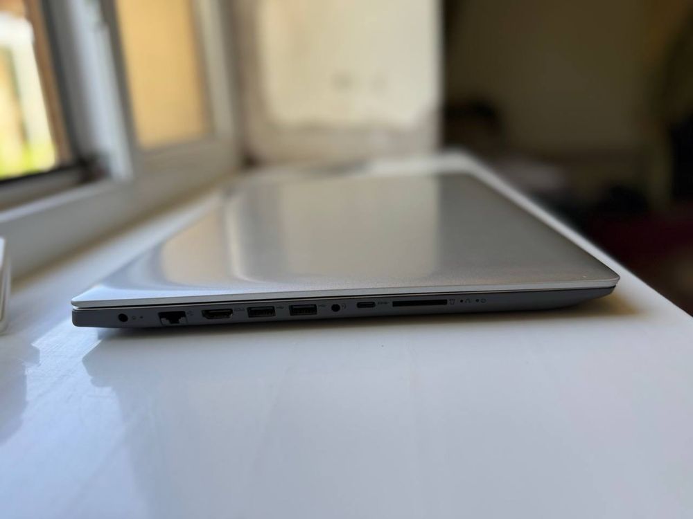 Noutbook LENOVO  i3.  149 $ BITARI ! (SSD 512/ Videokarta 2gb)