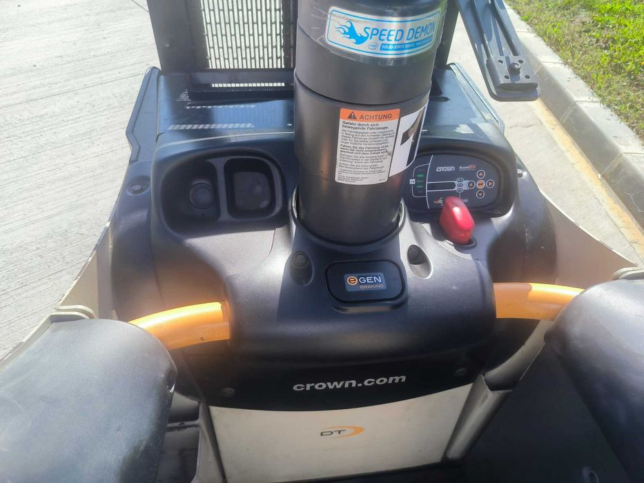 Transpaleta/Liza electrica Crown DT3000