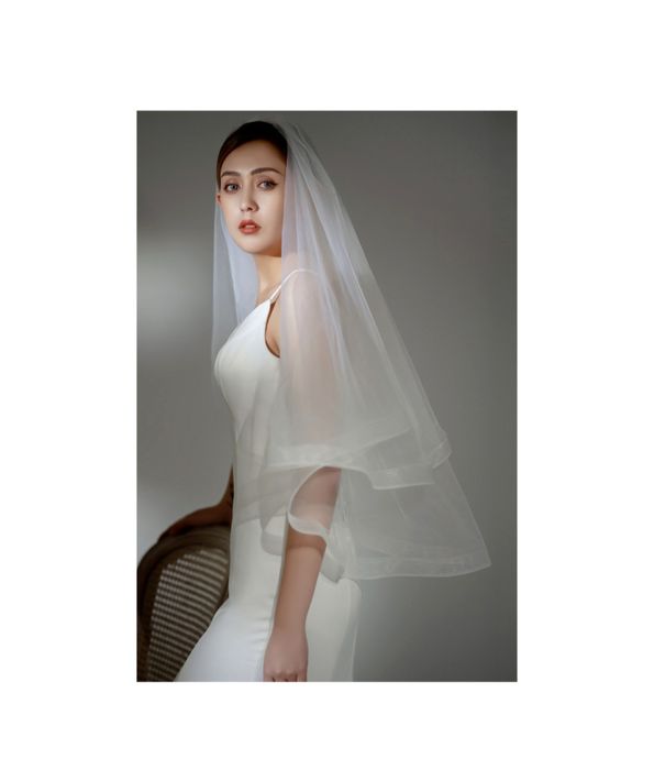 Voal mireasa pana la degete