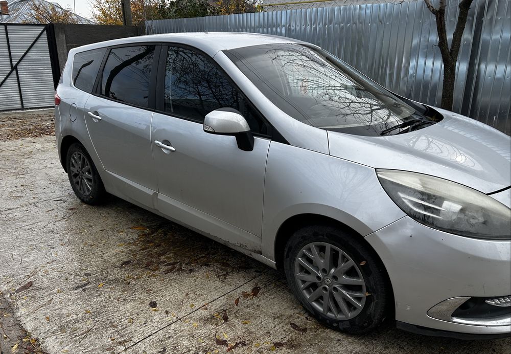Vand/schimb renault grand scenic