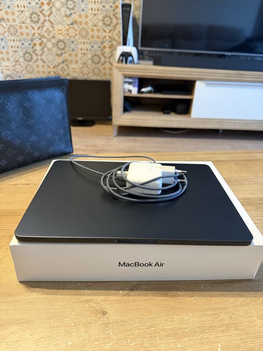 Macbook Air M3 2024 Midnight blue 8/256