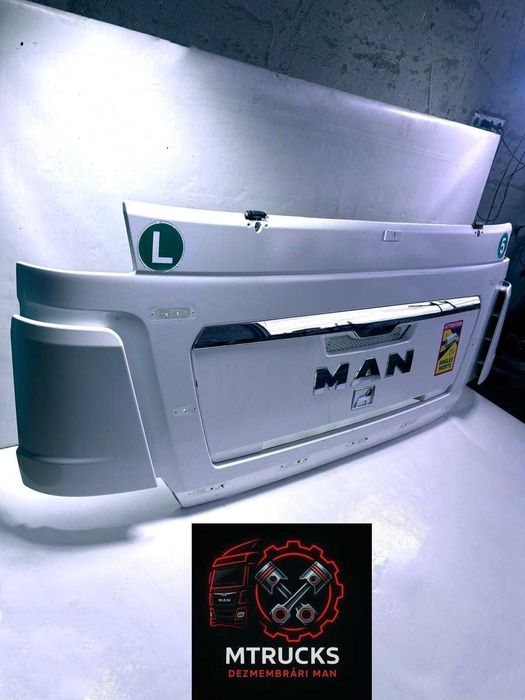 Capotă MAN TGX Fibra sticla cu locașuri pentru luminile de poziție