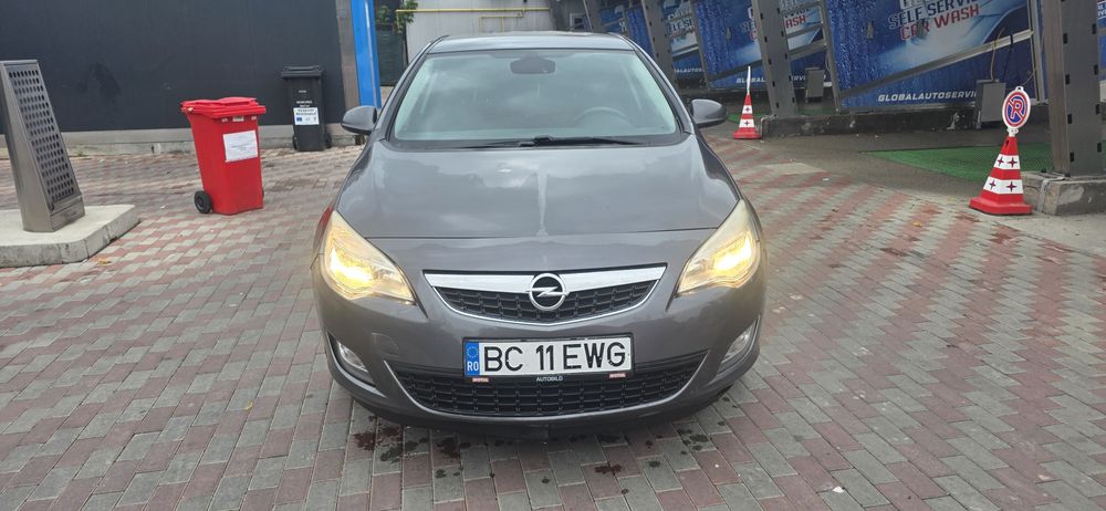 Opel astra j proprietar