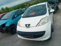 Dezmembrez Peugeot 107