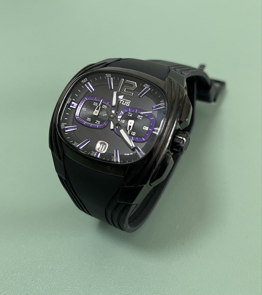 Ceas Lotus barbatesc