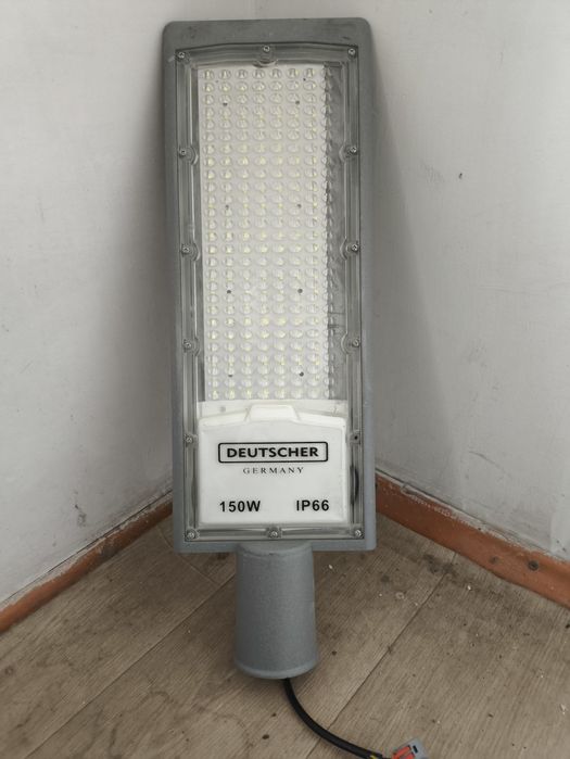 Светильник для столб,мощностю 150 ватт,холодный свет