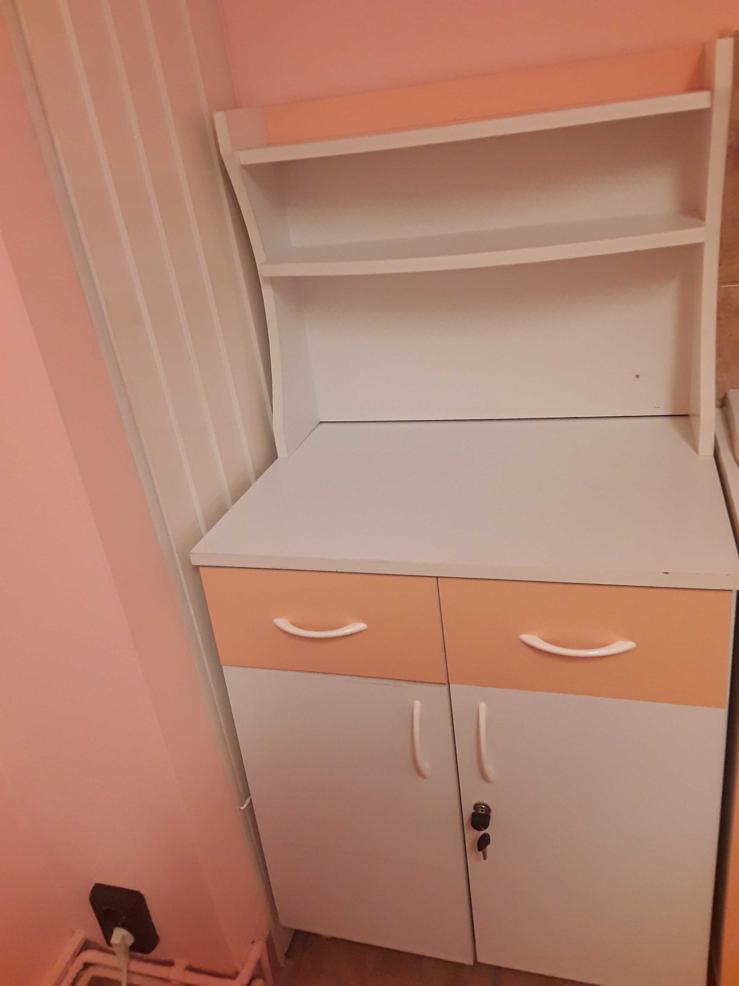 Vând  PATURI  și  MOBILIER salon/cabinete