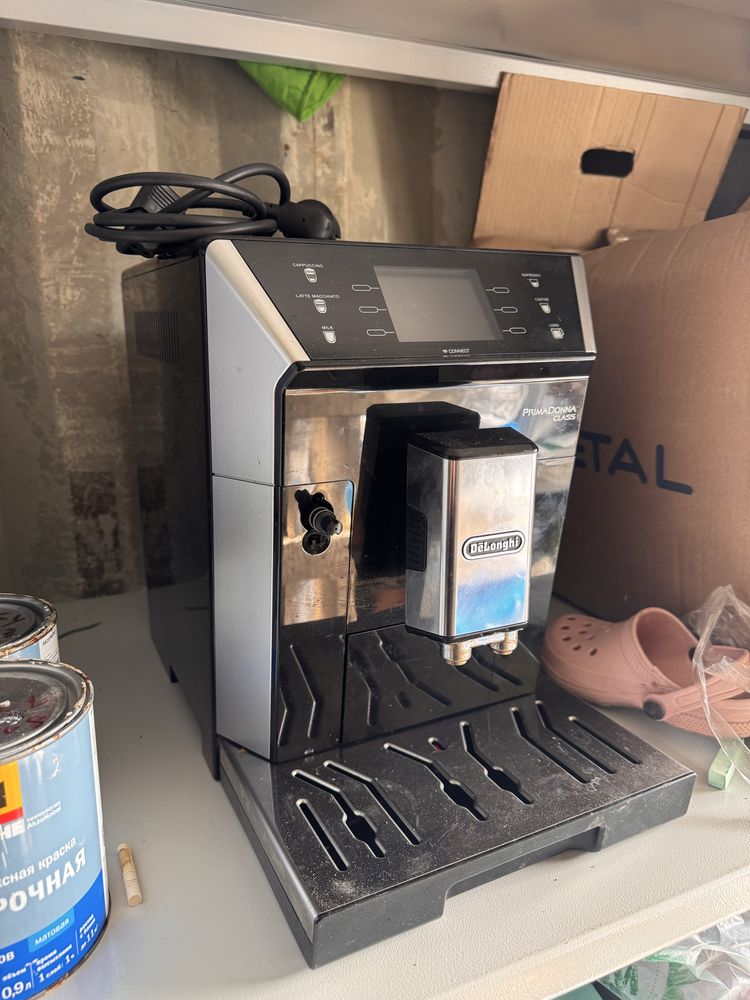 Продам кофемашину DeLonghi PrimaDonna Class