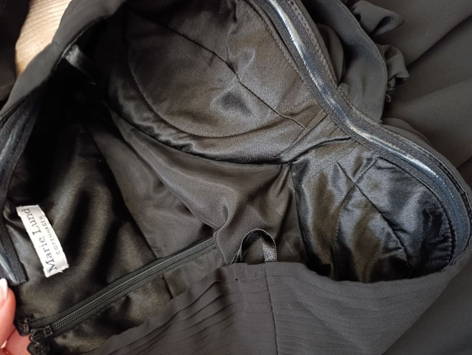 Официална черна рокля