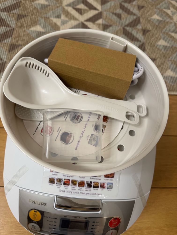 Multicooker Philips, 980 W, 5L, nou