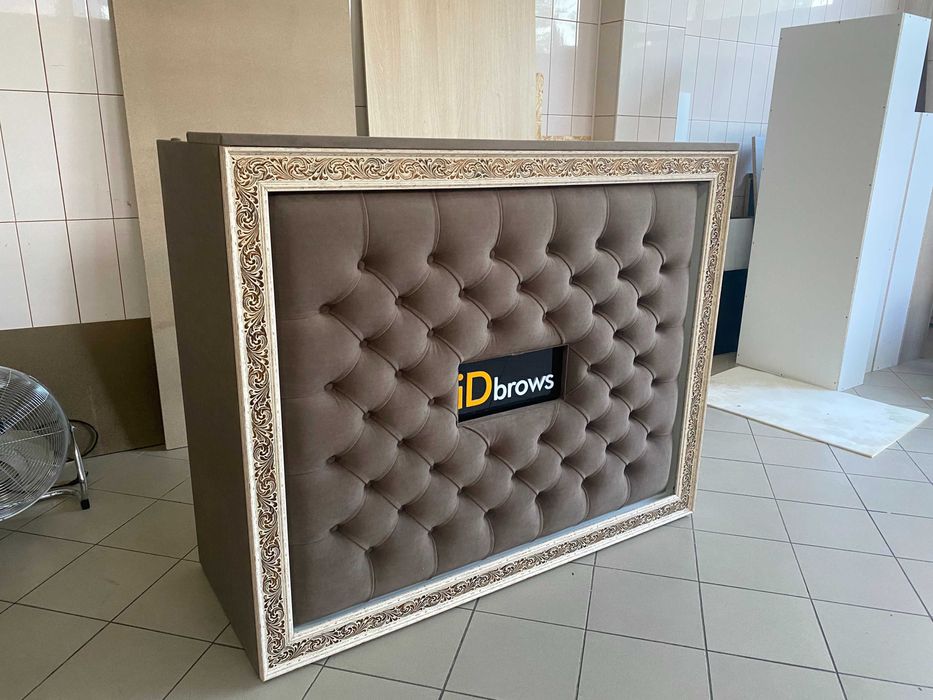 Receptie salon machiaj frizerie hotel pensiune. Doar pe comanda.