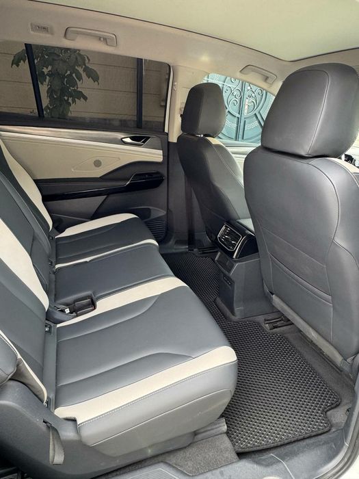 Volkswagen ID6 Croz 510 EV PURE+