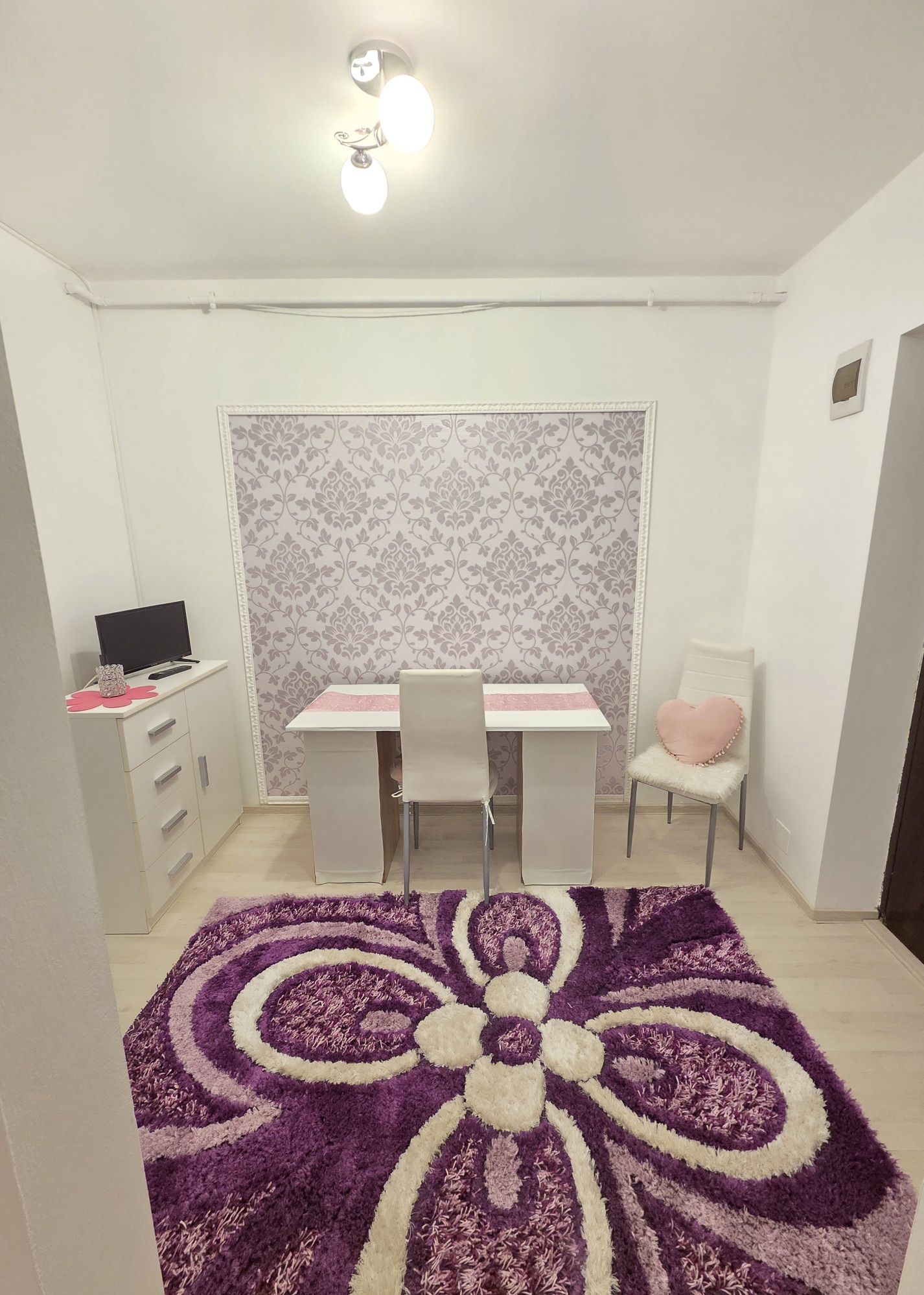 Închiriez apartament cu o camera +parcare