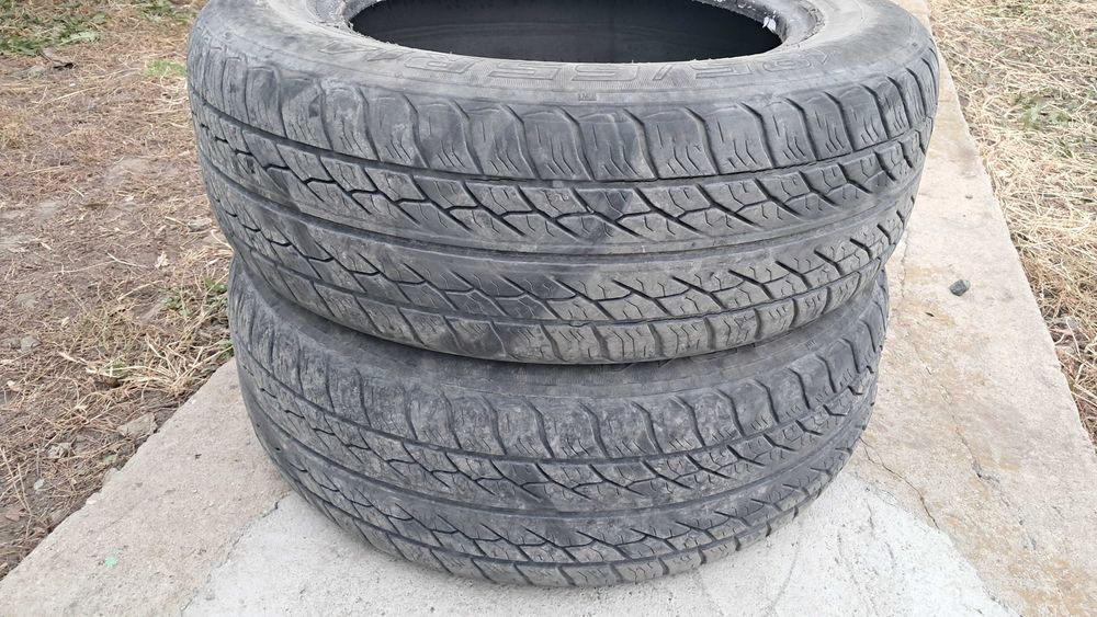 Продам резину летнюю 2шт