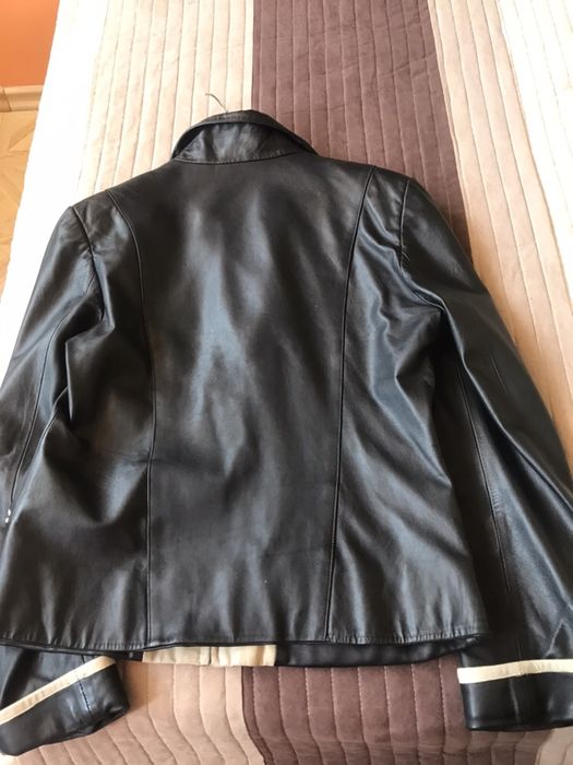 Черно кожено яке