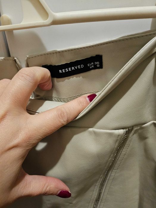 Поли- повечето кожени