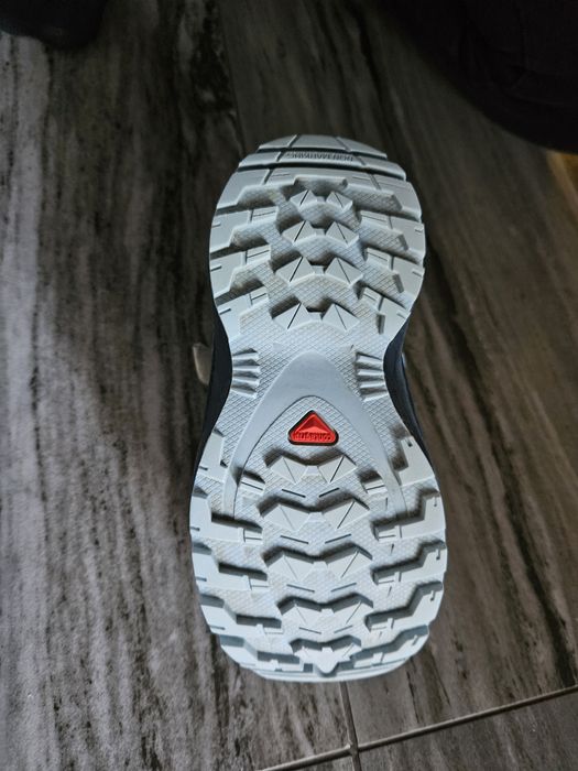 Обувки на Salomon