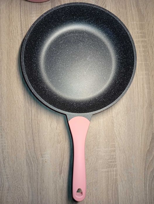 Нови Комплект тенджери и тигани Royalty Line, идея за подарък