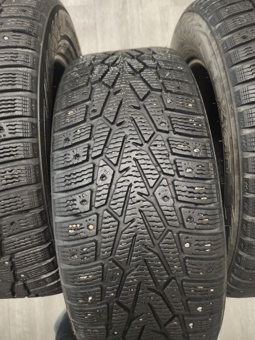 Продам 4шт Б/у зимнюю резину R16 nokian hakkapeliitta