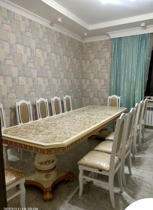 Срочно продам стол стулья