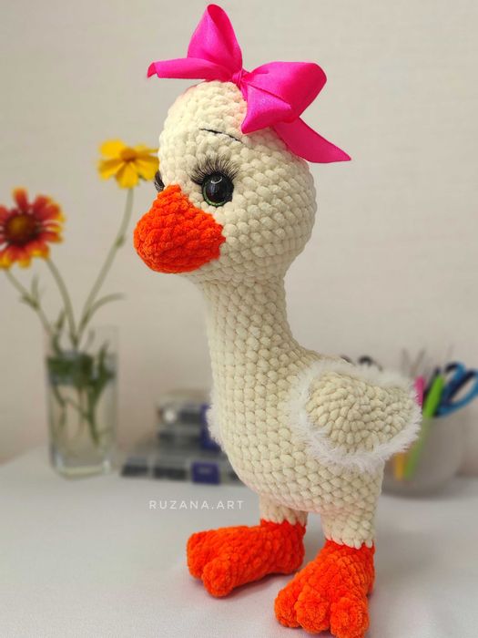 Вязанные игрушки, подарки, пинетки, погремушки
