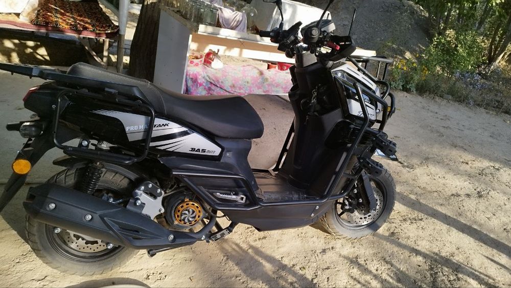 Skuter Tank pro max sotiladi mator benzin kelishamiz