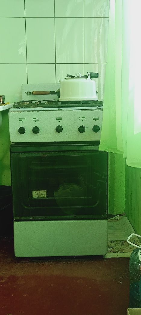 Gaz plita sotiladi
