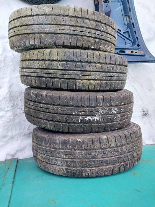 4 шины Nokian 195 70 R15C. Цешка для груза.