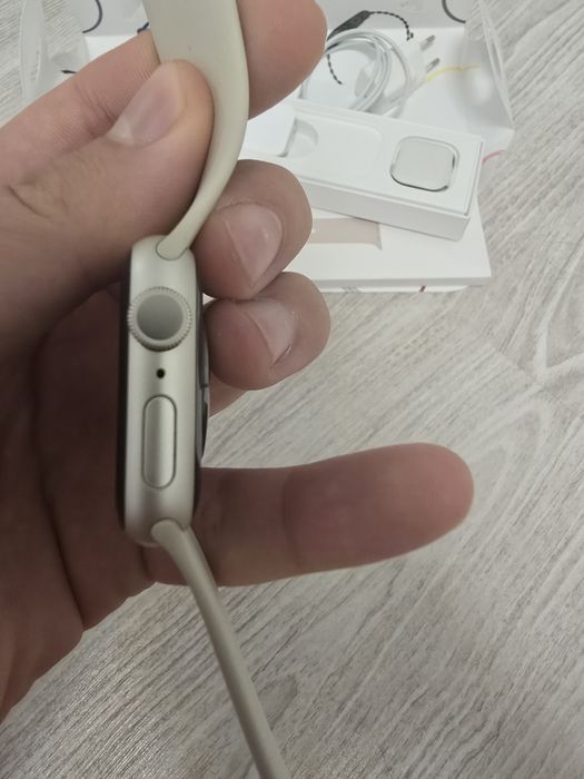 Apple Watch Series 7 GPS, 41mm - Starlight Aluminium Case