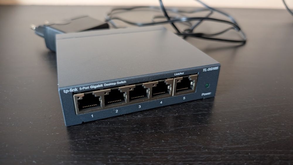 Tp-link switch 5 porturi