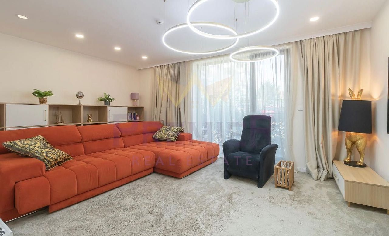 Продава се Мезонет в к.к. Св.Св. Константин и Елена - 300 кв.м за 2100 €/кв.м - Снимка #1