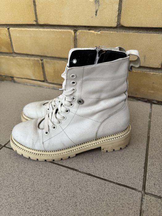 Продам зимнее ботинки женские