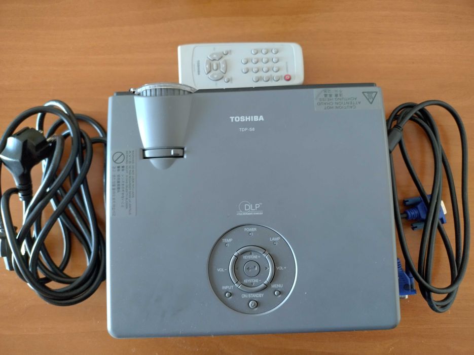 Проектор Toshiba TDP-S8