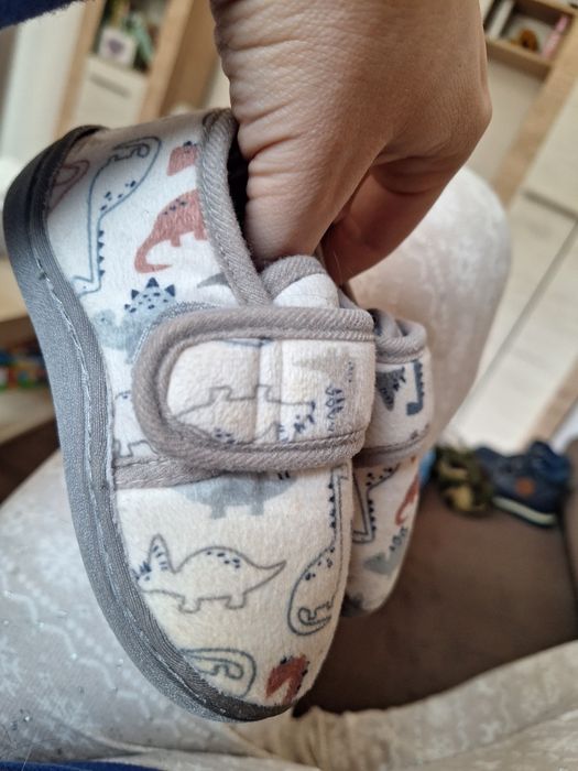 Детски пантофи 24ти номер и 22ри