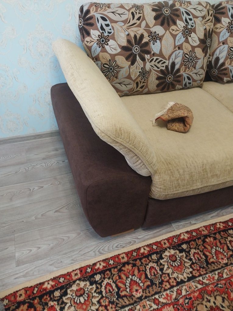 Шикарный угловой диван