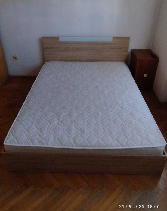 Спалня с матрак 160х200
