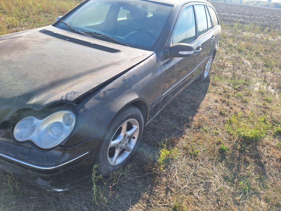 Dezmembrez mercedes c class w203
