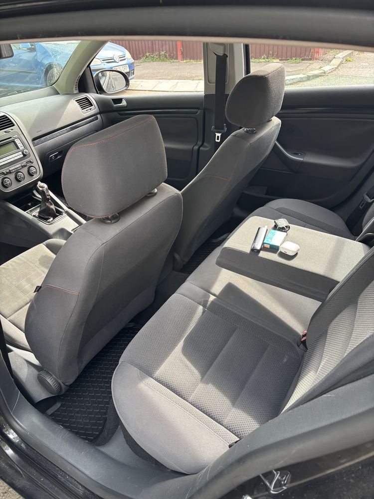 Volkswagen Golf 5 1.6 mpi
