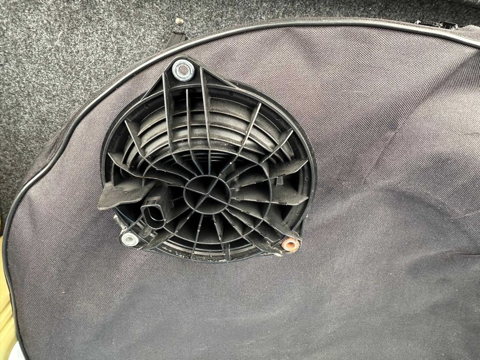 Maner deschidere haion cu sigla originala  VW Golf 6