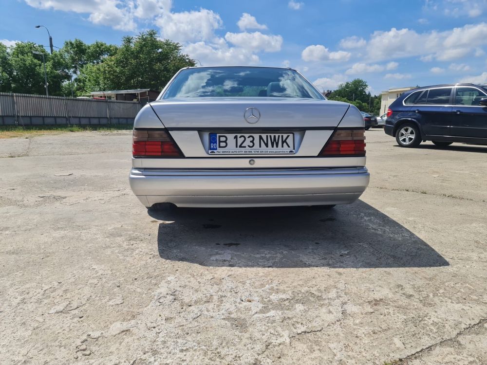Mercedes w124 coupe Clasic, fabricatie 93 schimb cu logan 2020