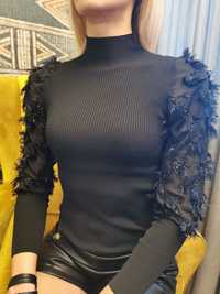 Дамска блуза с ефектен ръкав