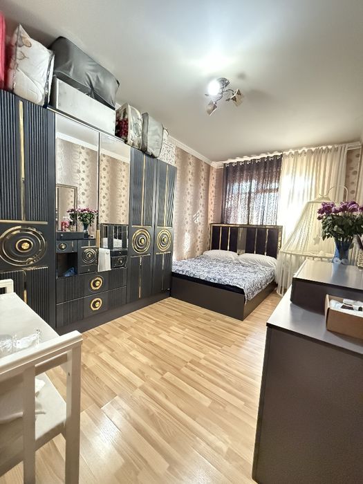 Kvartira sotiladi 5 xonali shayxontoxur tumani
 belt