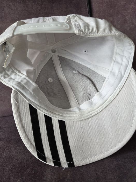 Шапка с козирка Adidas