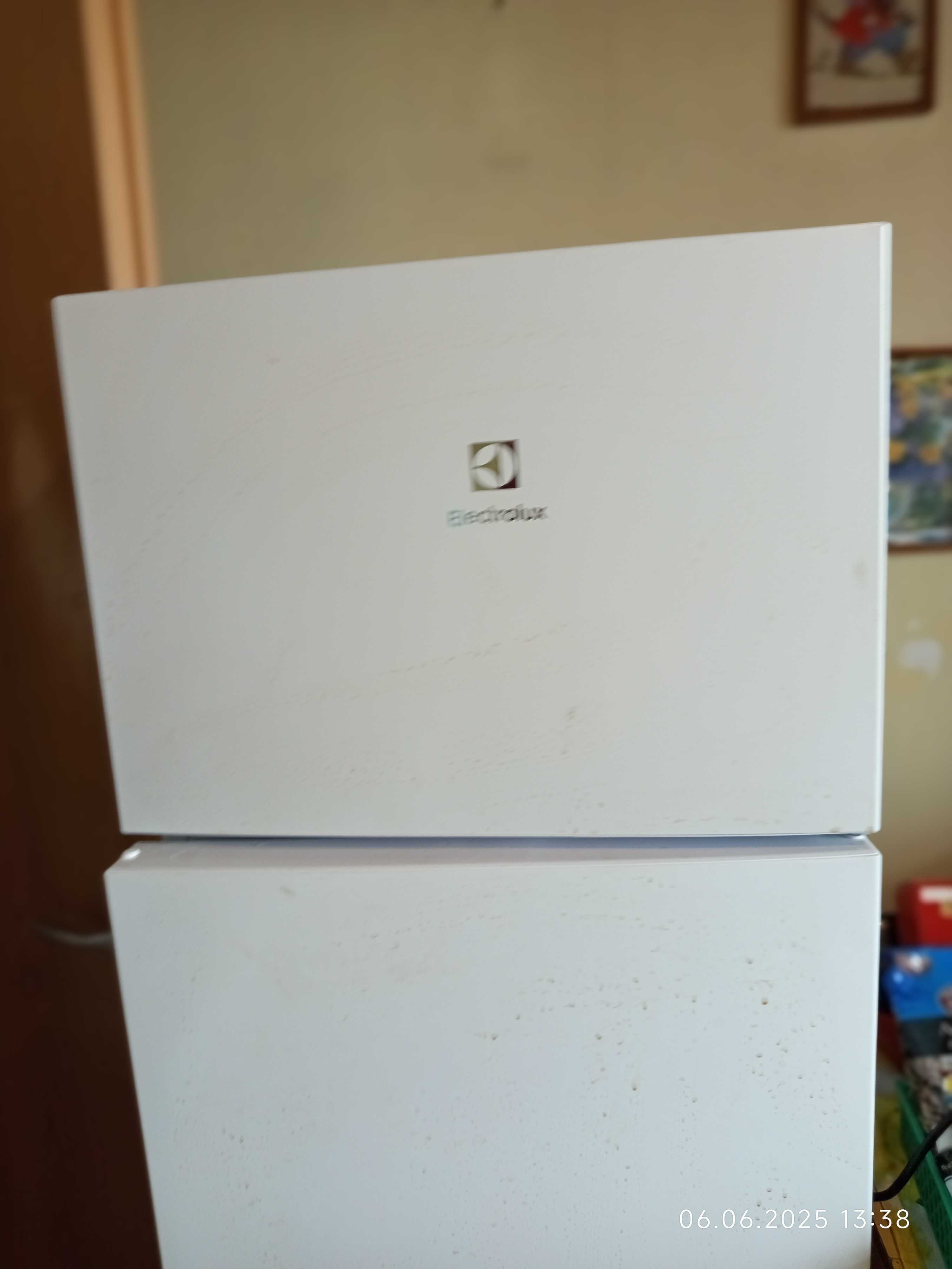 Хладилник Electrolux ST281F Low Frost