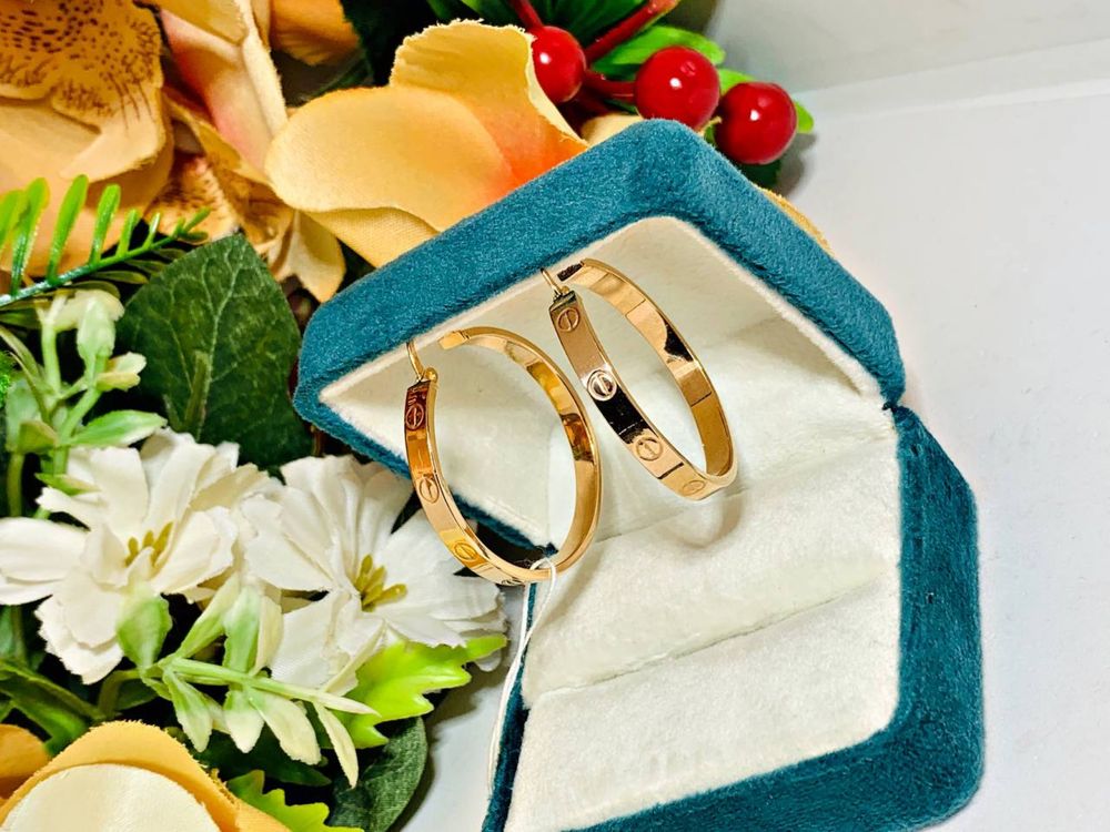 золотые серьги-кольца Cartier