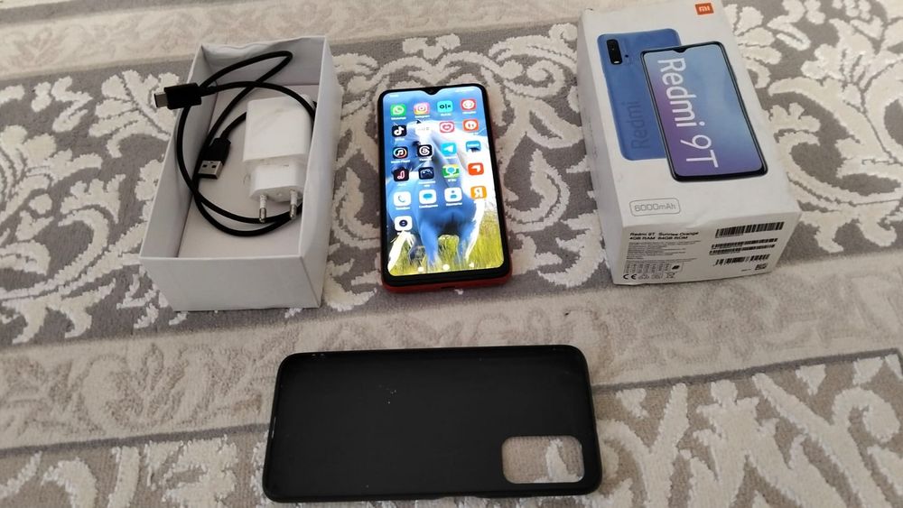 Редми 9Т 64 GB в хорошем состоянии работает отлично