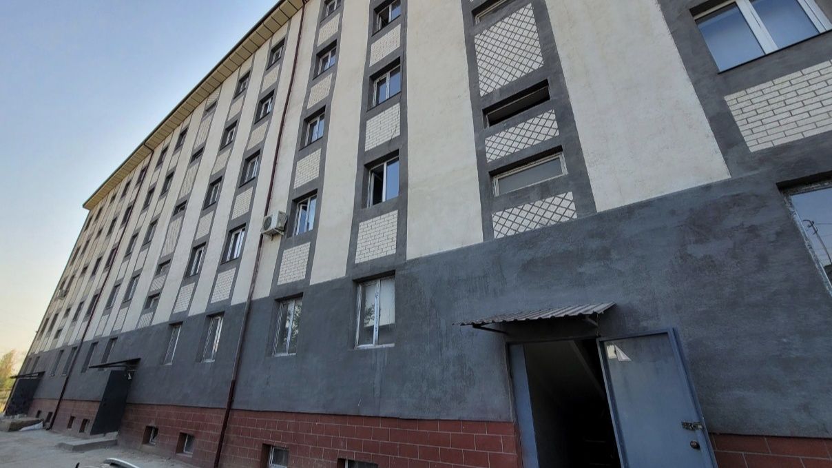 kvartira sotiladi 2 xonali.