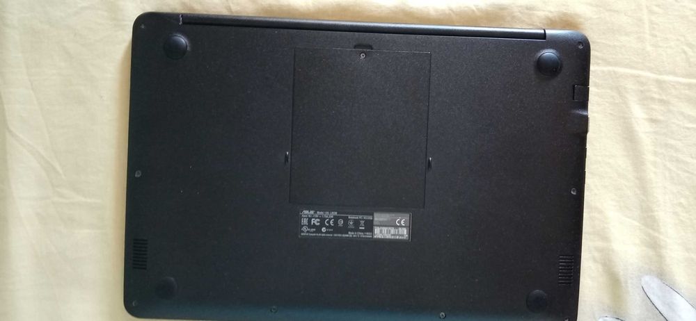 Продавам лап топп,,,асус