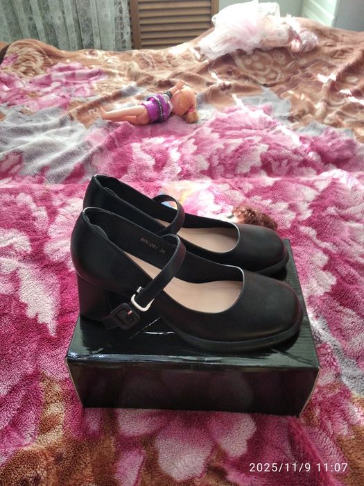 Продам туфли красивые